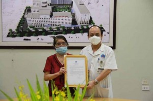 Ngọc Dần - Nam Phát ủng hộ chống COVID tại bệnh viện Hữu Nghị