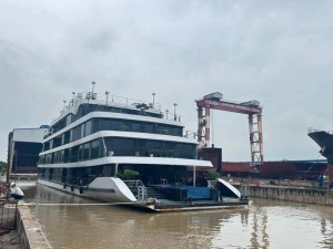 Nam Phát Ship bảo dưỡng du thuyền 5 sao ERA Cruises-01